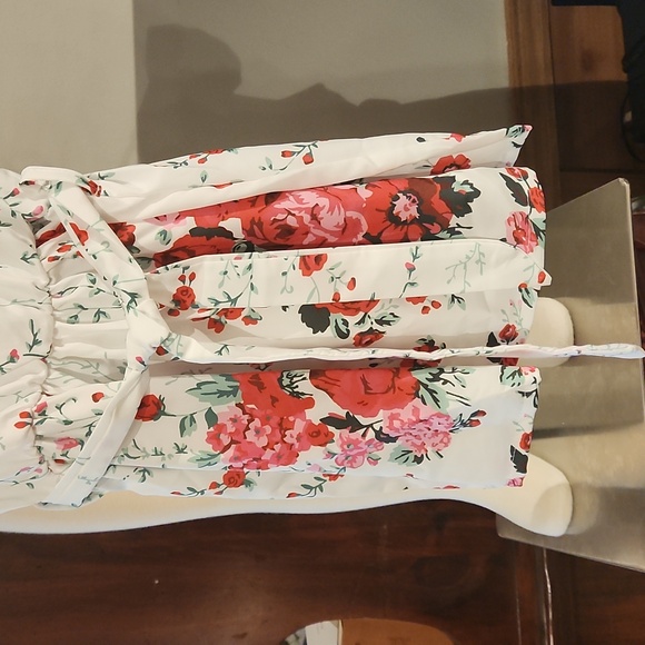 NEW GIRLS DRESS RUFFLE ON SLEEVELESS SLEEVE RED ROSE DRESS SIZE 2T - Picture 9 of 9